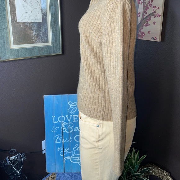 HOST PICK π₯ πGreat USED condition Nanushka M Sweater - Picture 11 of 13